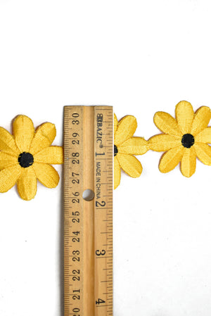 Embroidered Yellow Daisy Flower Iron-On Trim