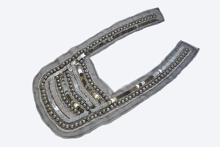 Silver Beaded Applique, horse shoe design by Target Trim